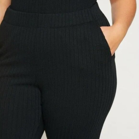 PLUS - Universal Standard "Aspen" Ribbed Knit Wide Leg Pants (Black) - Picture 3 of 3
